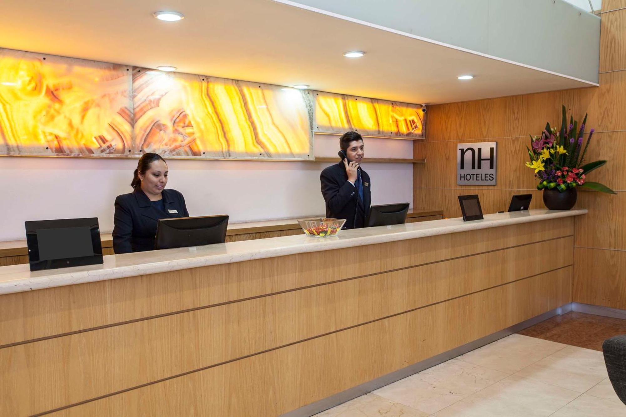 Nh Queretaro Hotel Bagian luar foto